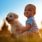 Animales y bebés: las ventajas de crecer juntos.